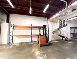 POH LENG INDUSTRIAL BUILDING (D12), Factory #586023531
